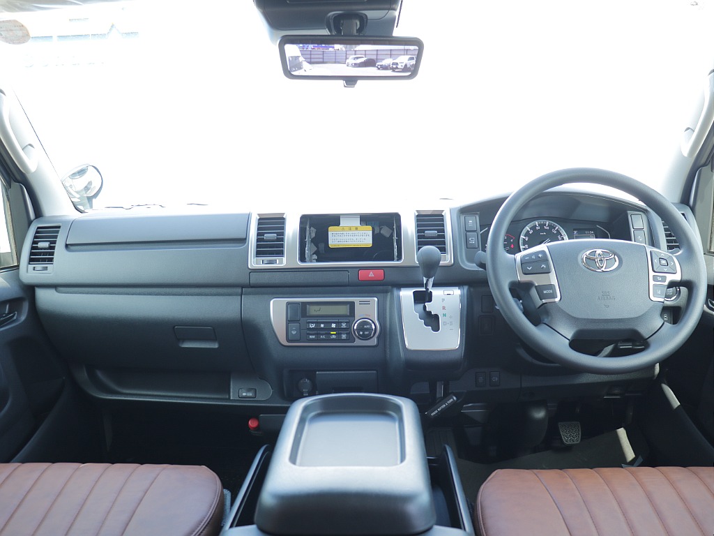 運転席周りも綺麗な状態で運転の際の快適性や安心性もばっちりな車両になっております！！