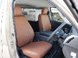 クラシックレザーシートカバー装備でベージュとの相性もばっちりですね♪