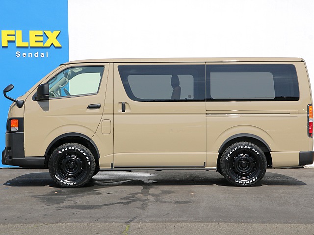 大変便利なパーワースライドドアになっております！！乗り降りや荷物の出し入れなども楽々できちゃいます♪