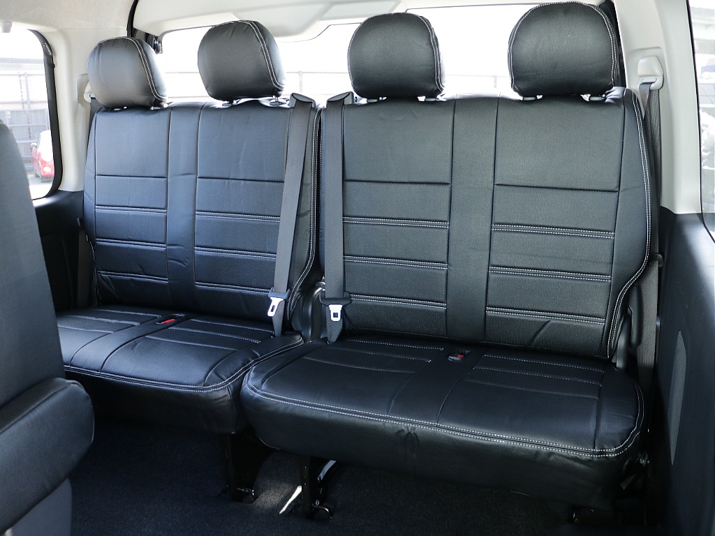 後部座席はアクセスもしやすくなっており広々空間でお使いいただけます♪