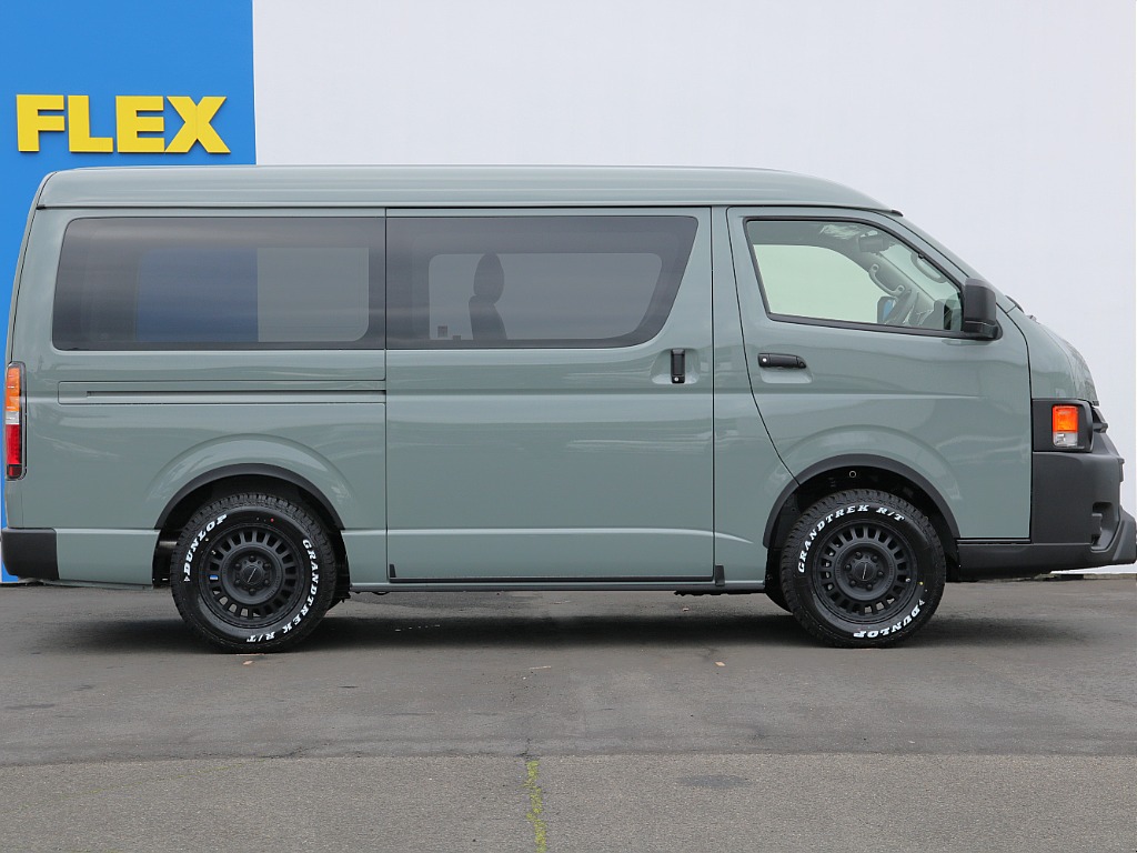 大変便利な両側パワースライドドアになっております♪荷物の出し入れも乗り降りも楽々できちゃいます♪