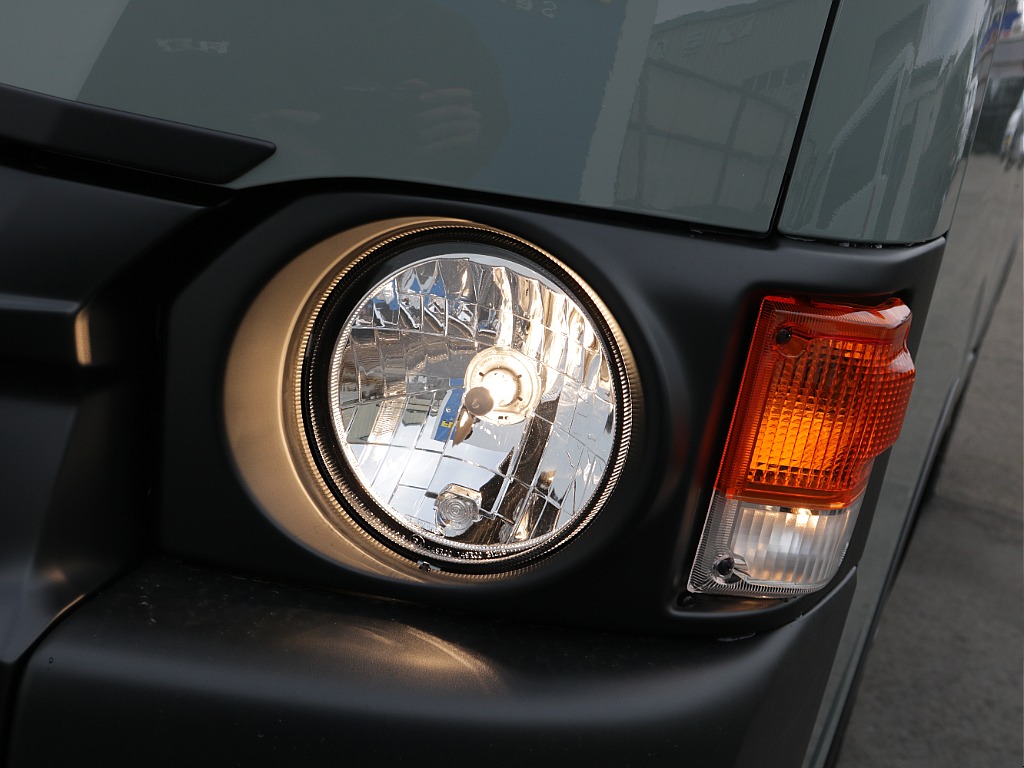 Reクラシック丸目装備済みで御座います！雰囲気が段違いになりお洒落度もアップ♪