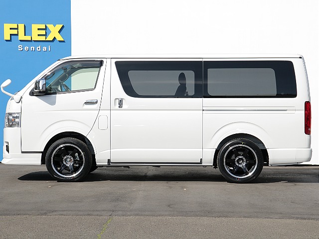 両側パワースライドドアが標準装備！