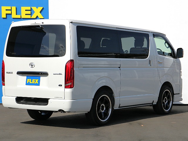 リアスポイラーなど使いカスタムもお任せ下さい！