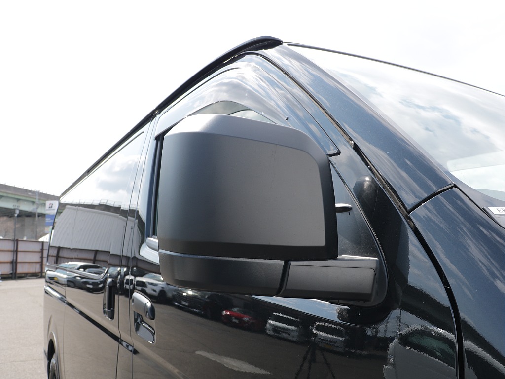 メッキ部はマットブラック塗装されております！！細かい部分までカスタムが充実しておりますね♪