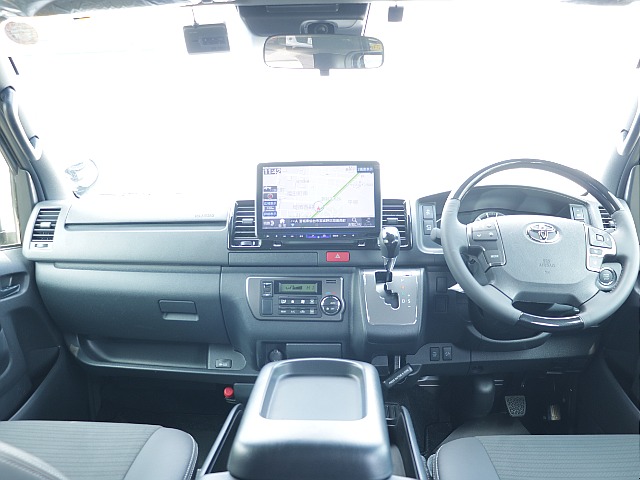 内装もダークプライム専用架装でより一層かっこよく仕上がっております！！