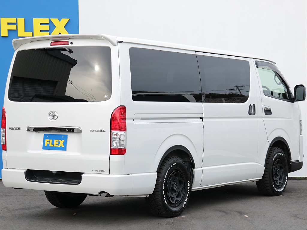 トヨタ ハイエースバン(7枚目)