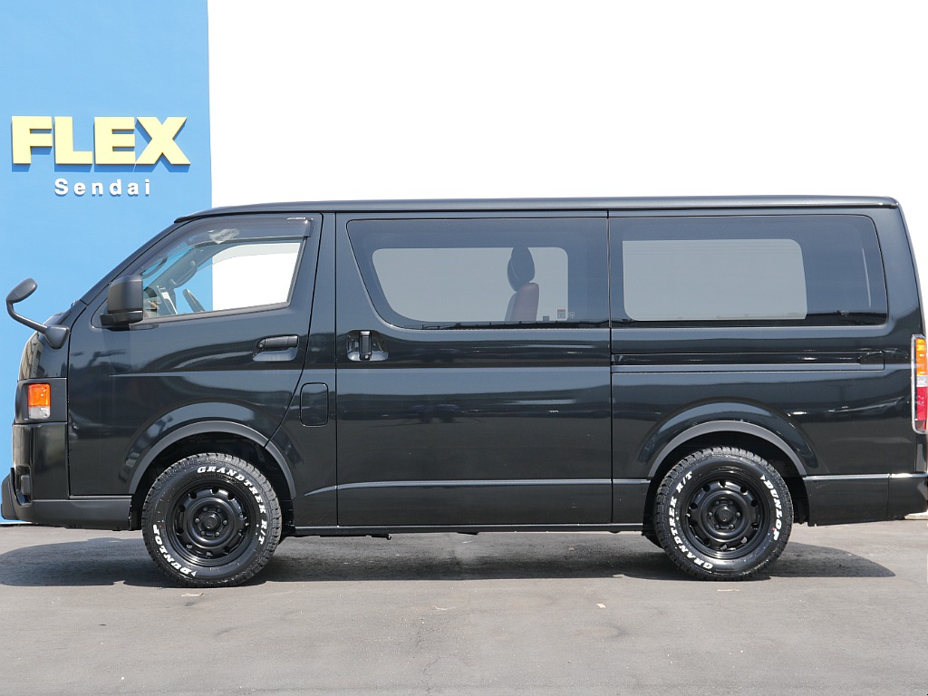 大変便利なパーワースライドドアになっております！！乗り降りや荷物の出し入れなども楽々できちゃいます♪