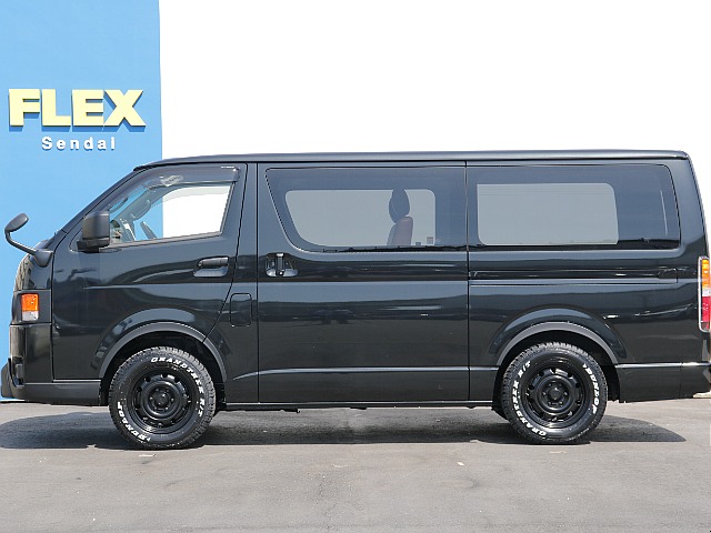 大変便利なパーワースライドドアになっております！！乗り降りや荷物の出し入れなども楽々できちゃいます♪