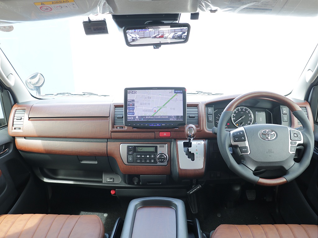 運転席周りも綺麗な状態で運転の際の快適性や安心性もばっちりな車両になっております！！