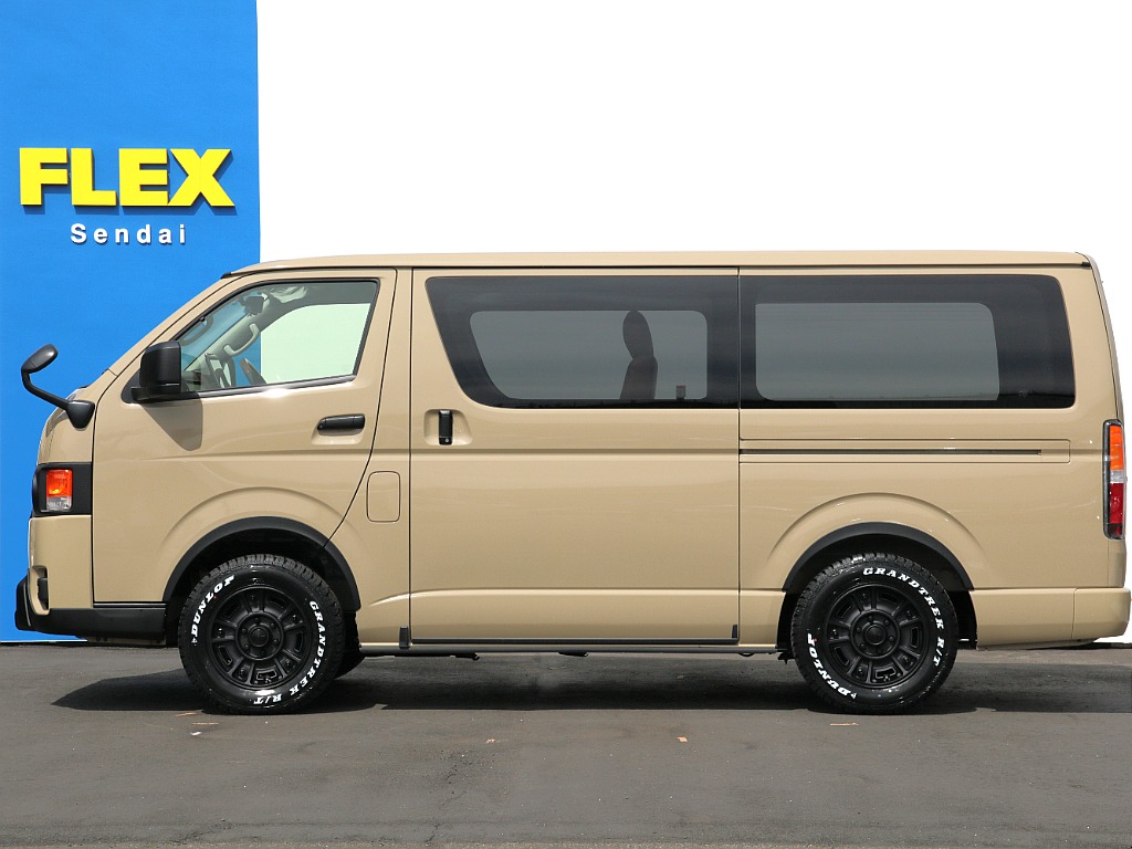 大変便利なパーワースライドドアになっております！！乗り降りや荷物の出し入れなども楽々できちゃいます♪