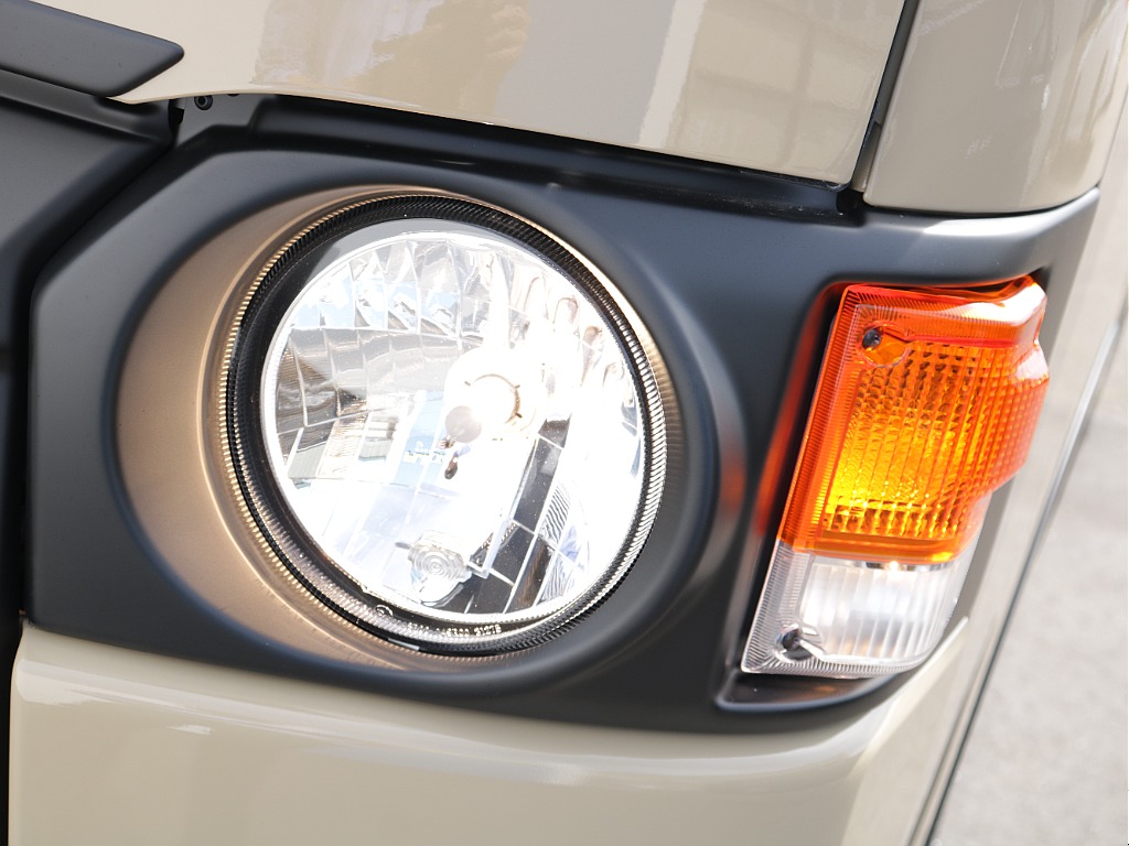 Reクラシック丸目装備済みで御座います！雰囲気が段違いになりお洒落度もアップ♪