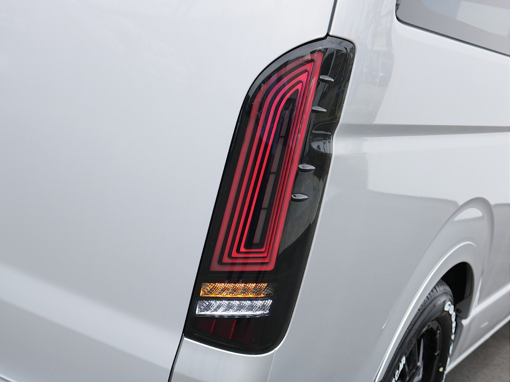 ネオトレースLEDテールランプ　装着済み！！従来のテールランプにはない奥行き感のあるテールになっております♪