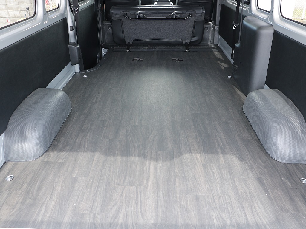 床張り施工もしておりますので傷もつきにくくなりお手入れなどもしやすくなっております♪