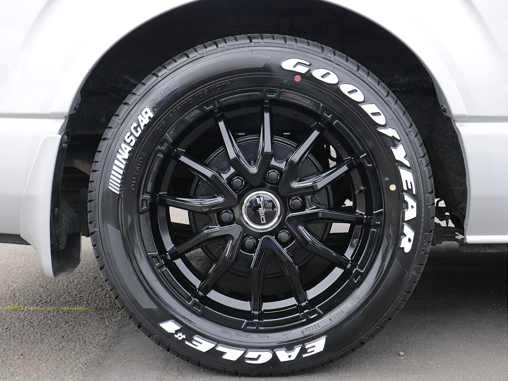 デルフ06　18インチAW＆ヨコハマ　パラダ装着済み！！フレックスオリジナル新アルミホイールになっております♪