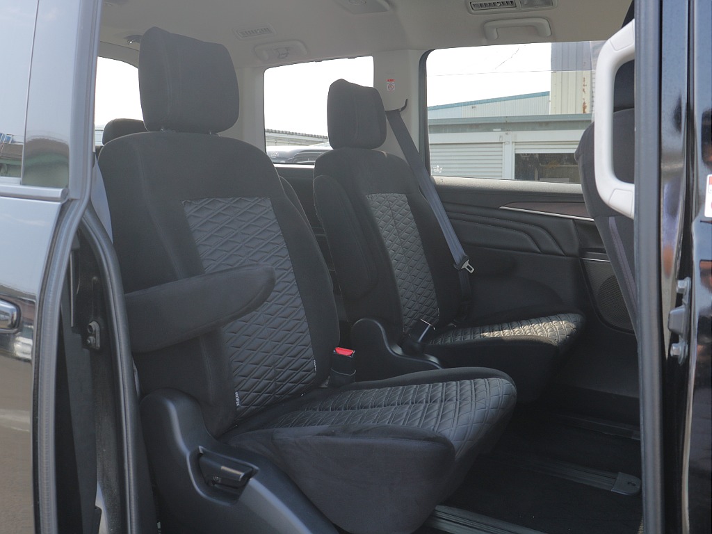 2列目以降も広々空間でお使いできる空間になっております♪