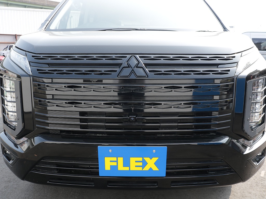 ブラックエンブレムなどカスタム盛りだくさん車両となっております♪