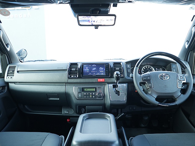 内装もダークプライム専用架装でより一層かっこよく仕上がっております！！