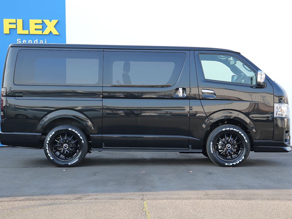 大変便利なパワースライドドア付き！！荷物の出し入れや乗り降りも楽々できちゃいますね♪