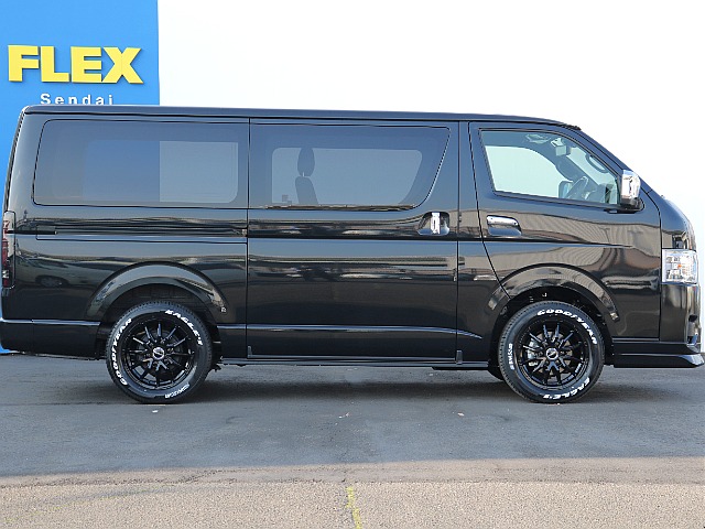 大変便利なパワースライドドア付き！！荷物の出し入れや乗り降りも楽々できちゃいますね♪