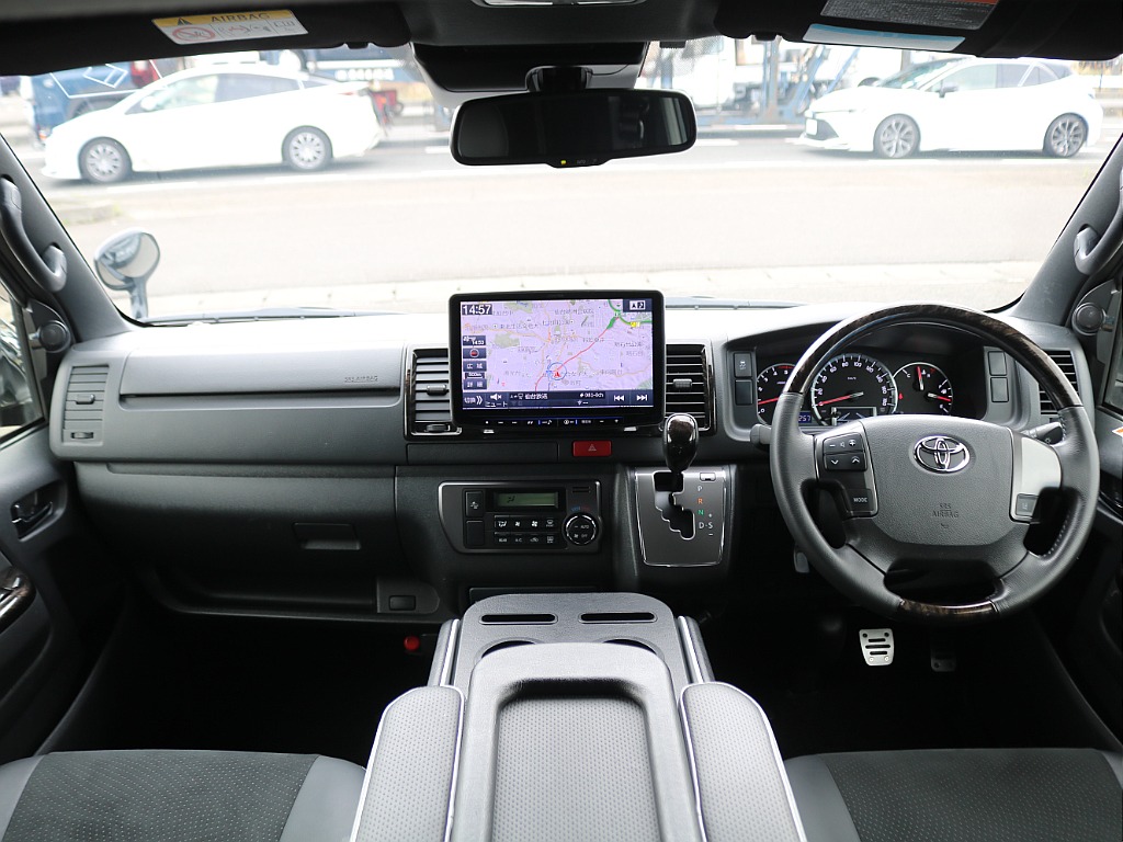 ＦＬＥＸグループは「すべての人に愛車を」をコンセプトに車種別に全国展開中！愛車と一緒に、ライフスタイルを充実させてもらいたいという思いで、ランクル仙台泉店では皆様のご要望になんでもお応えします♪