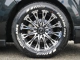 ホイールにはロクサーニバトルシップ17インチAWにYOKOHAMA PARADAタイヤを装着済み♪