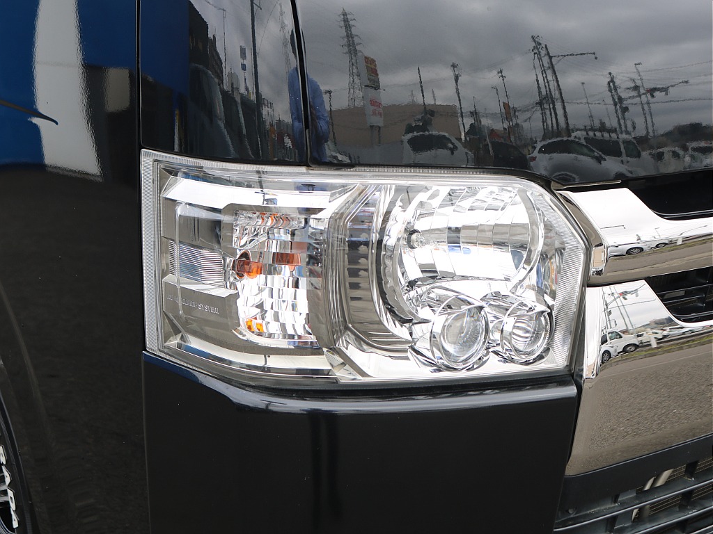 ＦＬＥＸグループは「すべての人に愛車を」をコンセプトに車種別に全国展開中！愛車と一緒に、ライフスタイルを充実させてもらいたいという思いで、ランクル仙台泉店では皆様のご要望になんでもお応えします♪