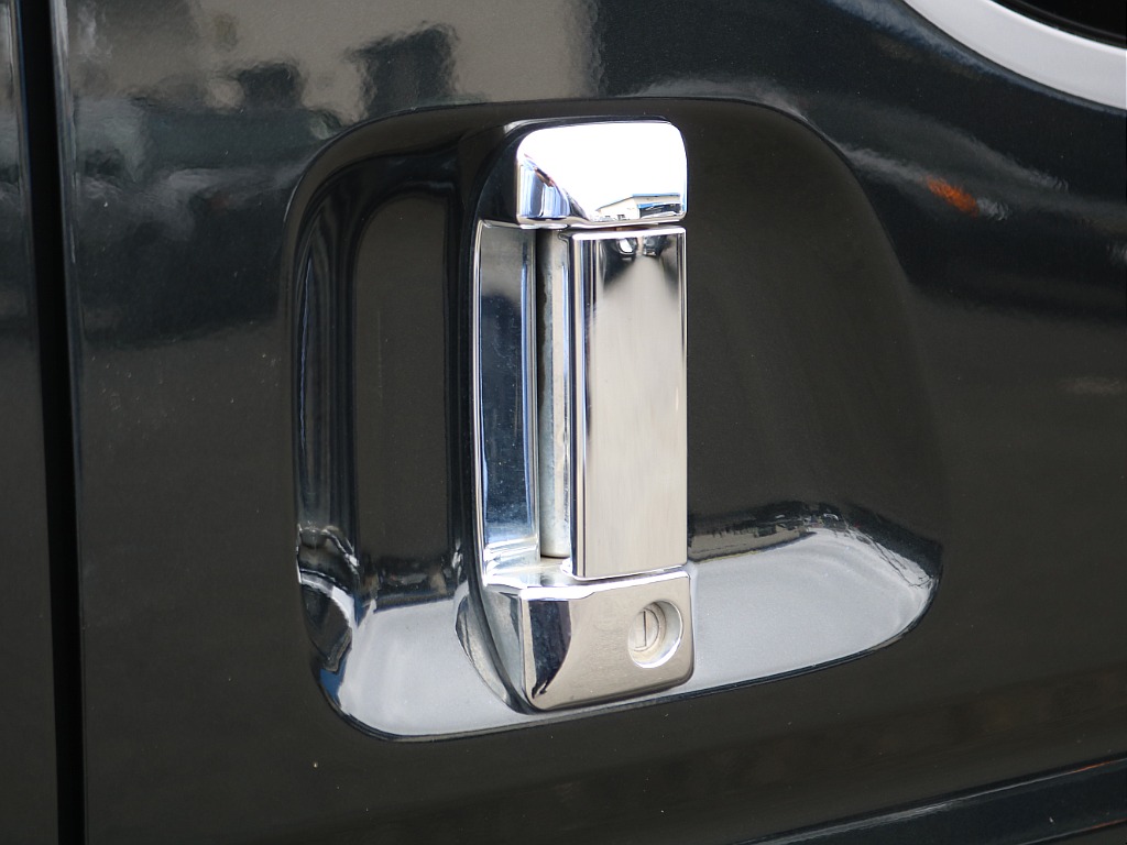 ＦＬＥＸグループは「すべての人に愛車を」をコンセプトに車種別に全国展開中！愛車と一緒に、ライフスタイルを充実させてもらいたいという思いで、ランクル仙台泉店では皆様のご要望になんでもお応えします♪