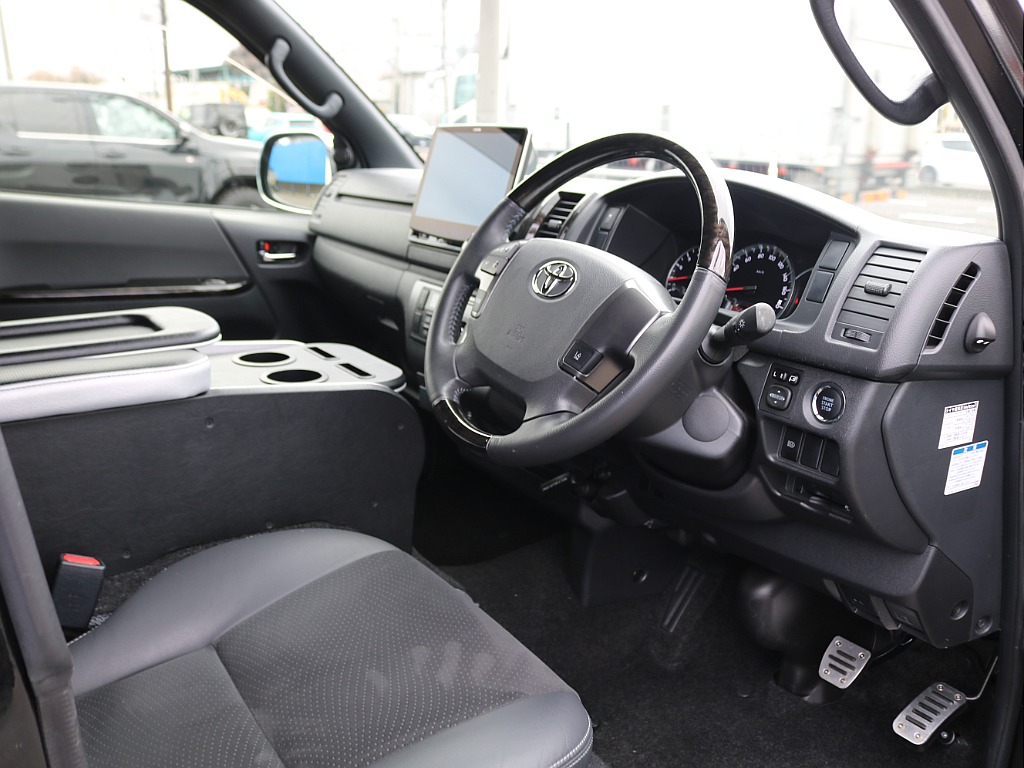 ＦＬＥＸグループは「すべての人に愛車を」をコンセプトに車種別に全国展開中！愛車と一緒に、ライフスタイルを充実させてもらいたいという思いで、ランクル仙台泉店では皆様のご要望になんでもお応えします♪