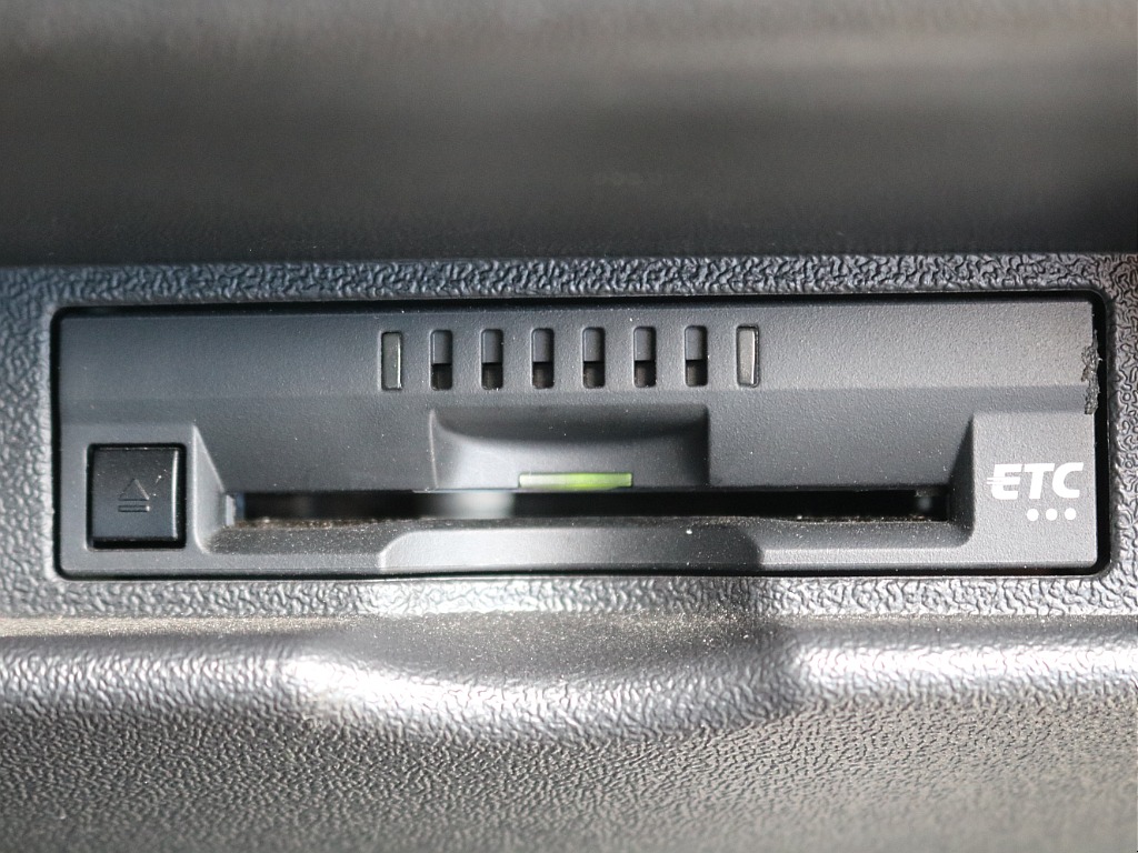 ＦＬＥＸグループは「すべての人に愛車を」をコンセプトに車種別に全国展開中！愛車と一緒に、ライフスタイルを充実させてもらいたいという思いで、ランクル仙台泉店では皆様のご要望になんでもお応えします♪