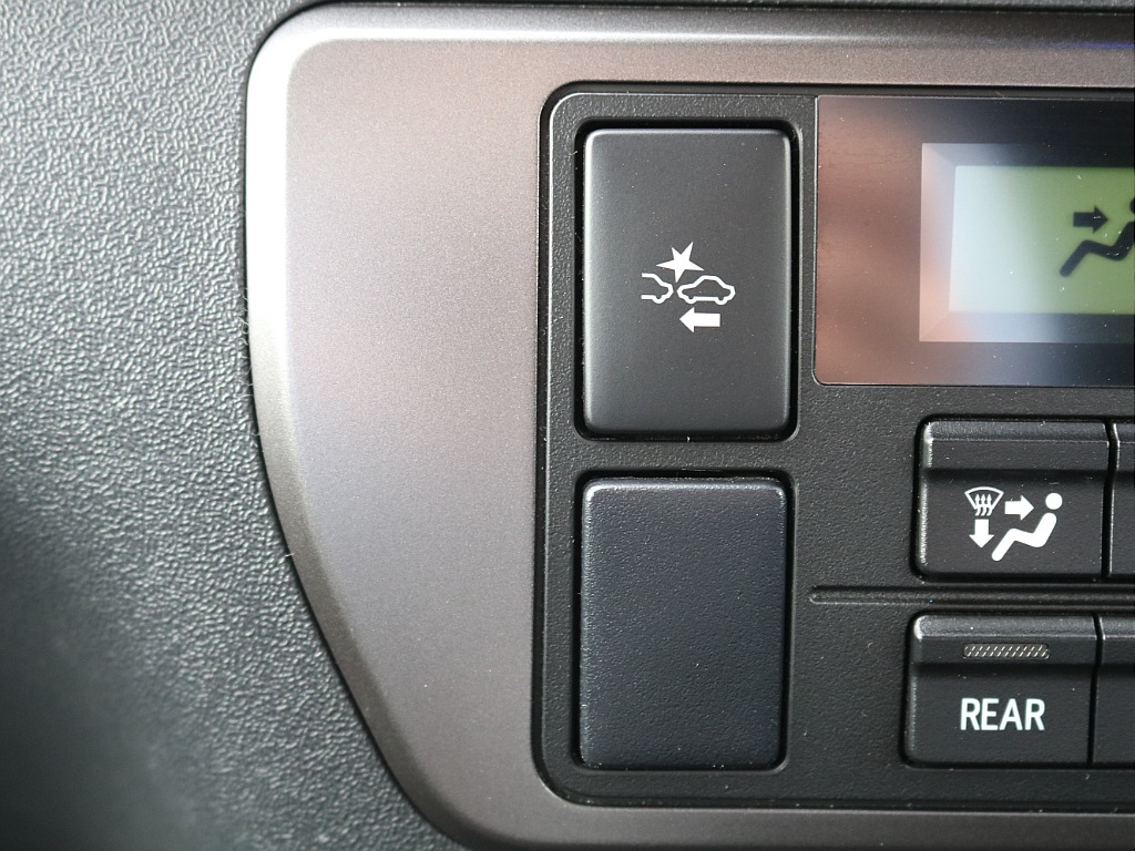 ＦＬＥＸグループは「すべての人に愛車を」をコンセプトに車種別に全国展開中！愛車と一緒に、ライフスタイルを充実させてもらいたいという思いで、ランクル仙台泉店では皆様のご要望になんでもお応えします♪