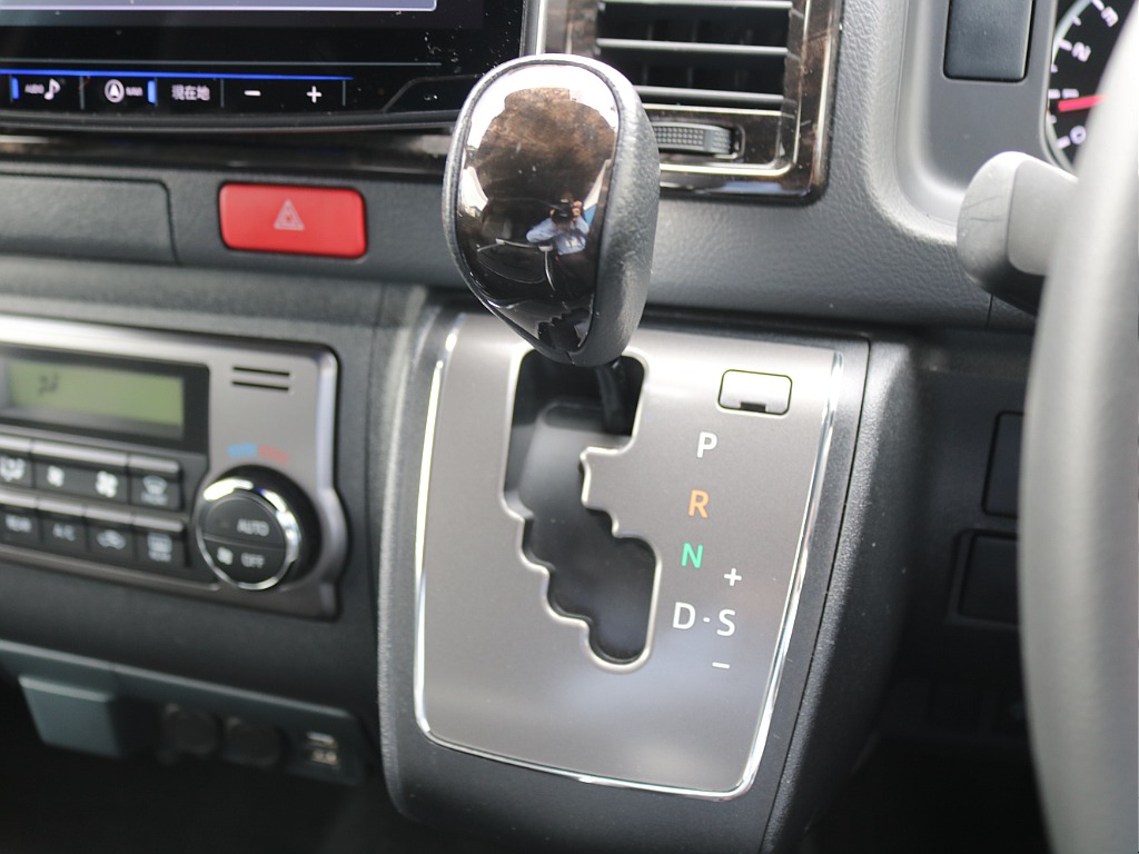 ＦＬＥＸグループは「すべての人に愛車を」をコンセプトに車種別に全国展開中！愛車と一緒に、ライフスタイルを充実させてもらいたいという思いで、ランクル仙台泉店では皆様のご要望になんでもお応えします♪