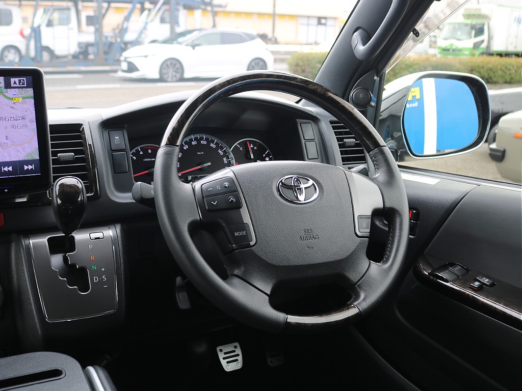 ＦＬＥＸグループは「すべての人に愛車を」をコンセプトに車種別に全国展開中！愛車と一緒に、ライフスタイルを充実させてもらいたいという思いで、ランクル仙台泉店では皆様のご要望になんでもお応えします♪