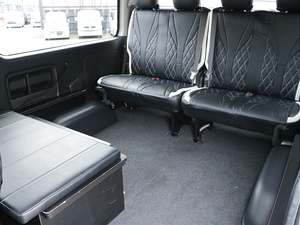 4列目もゆったりとお座り頂けます♪