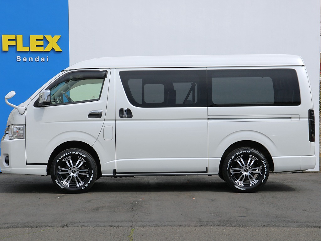 大変便利なパワースライドドア付きで荷物の出し入れも乗り降りも楽々できちゃいます♪