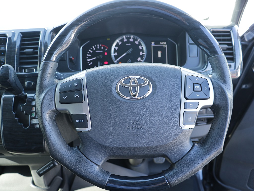 トヨタ ハイエース(16枚目)