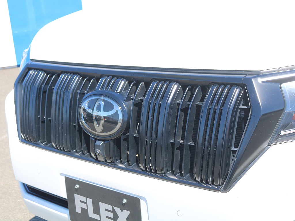 ＦＬＥＸグループは「すべての人に愛車を」をコンセプトに車種別に全国展開中！愛車と一緒に、ライフスタイルを充実させてもらいたいという思いで、ランクル仙台泉店では皆様のご要望になんでもお応えします♪