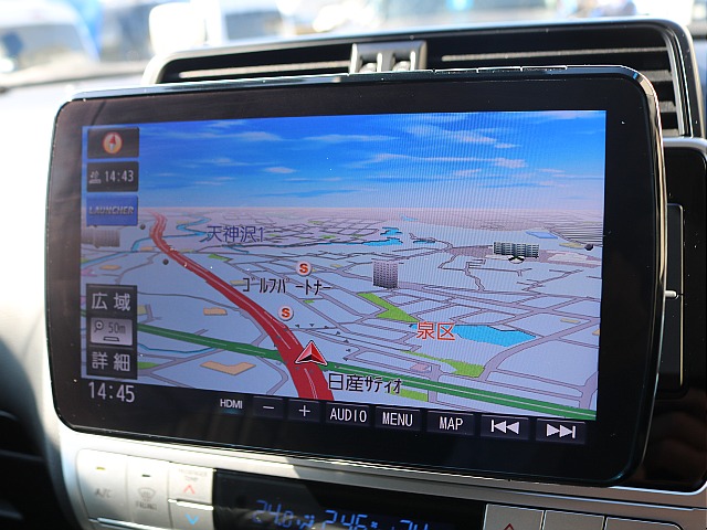 ナビはPanasonic製10インチフローティングナビを装着済み♪大画面出使い勝手バッチリ♪