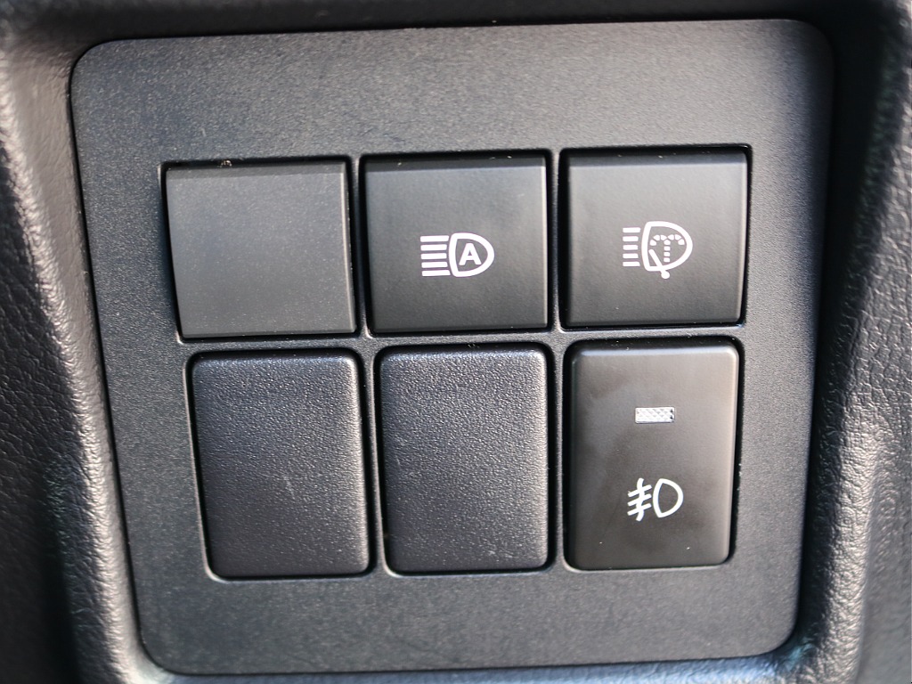 ＦＬＥＸグループは「すべての人に愛車を」をコンセプトに車種別に全国展開中！愛車と一緒に、ライフスタイルを充実させてもらいたいという思いで、ランクル仙台泉店では皆様のご要望になんでもお応えします♪