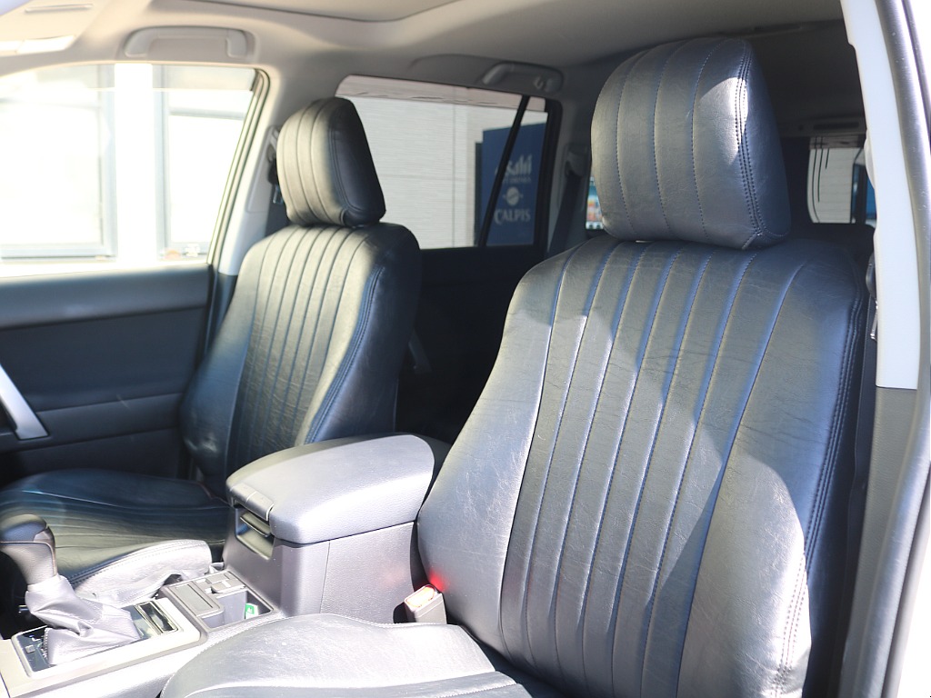 北海道～沖縄まで日本全国、遠方納車大歓迎です！現車確認が難しいお客様もご安心ください！お客様の目線に合わせ、お車のコンディション、装備品を細部までお伝えいたします！もちろん、ご自宅納車ＯＫです！