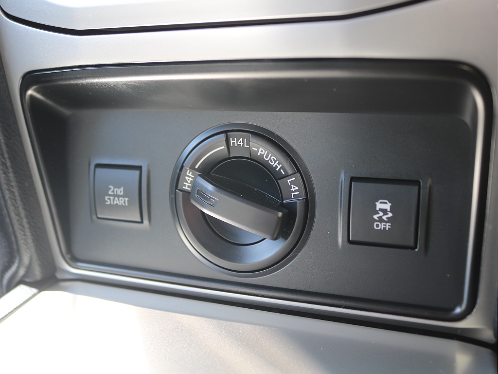 ＦＬＥＸグループは「すべての人に愛車を」をコンセプトに車種別に全国展開中！愛車と一緒に、ライフスタイルを充実させてもらいたいという思いで、ランクル仙台泉店では皆様のご要望になんでもお応えします♪