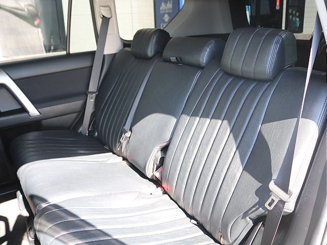 厳選仕入れによる、良質な１台を皆様にお届けいたします！可能な限りお車の使用履歴にこだわってます専門店！オフロード走行無し、点検整備記録簿の有無、前使用環境など！クオリティーを最重要してます！