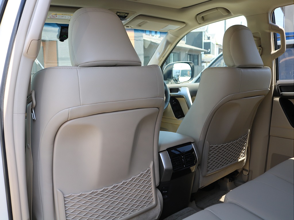 ＦＬＥＸグループは「すべての人に愛車を」をコンセプトに車種別に全国展開中！愛車と一緒に、ライフスタイルを充実させてもらいたいという思いで、ランクル仙台泉店では皆様のご要望になんでもお応えします♪