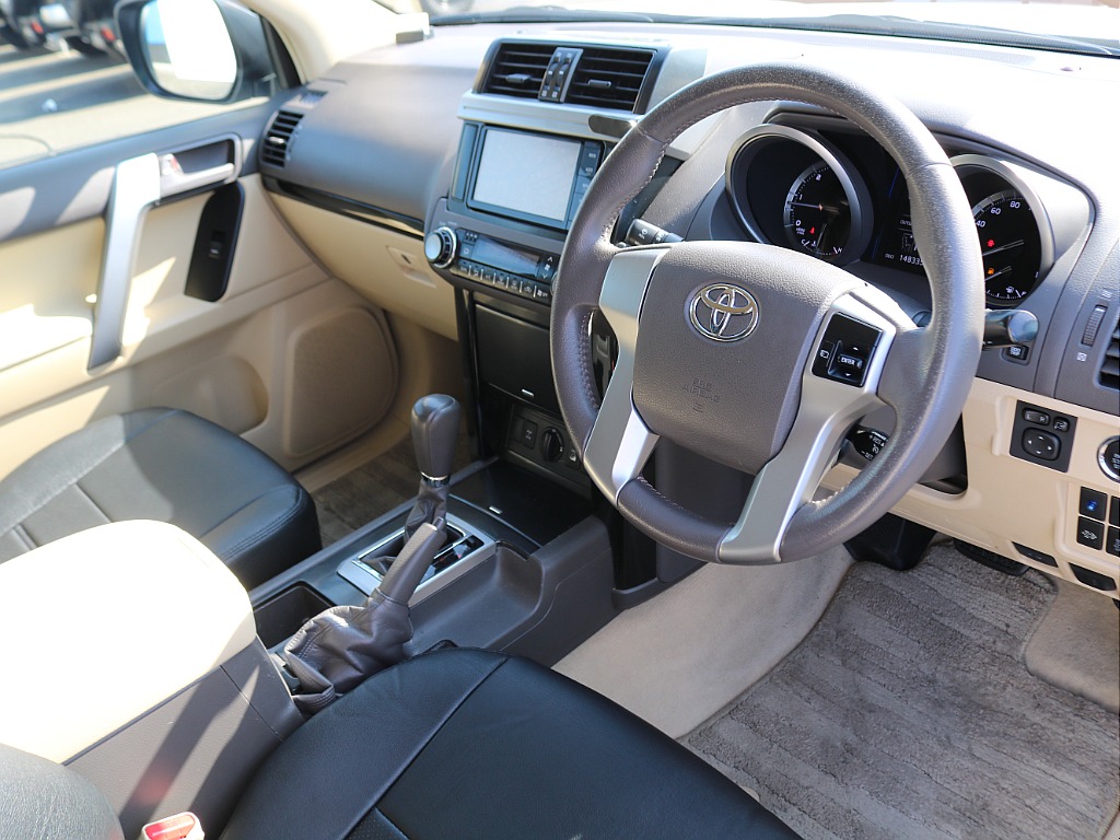 当店の在庫車は全て車輌検査専門会社である第三者機関（株）ＡＩＳ、日本自動車鑑定協会（ＪＡＡＡ）にて１台１台、必ず二重の車輌チェックを実施しております。修復歴有りの車の無断販売はいたしません。