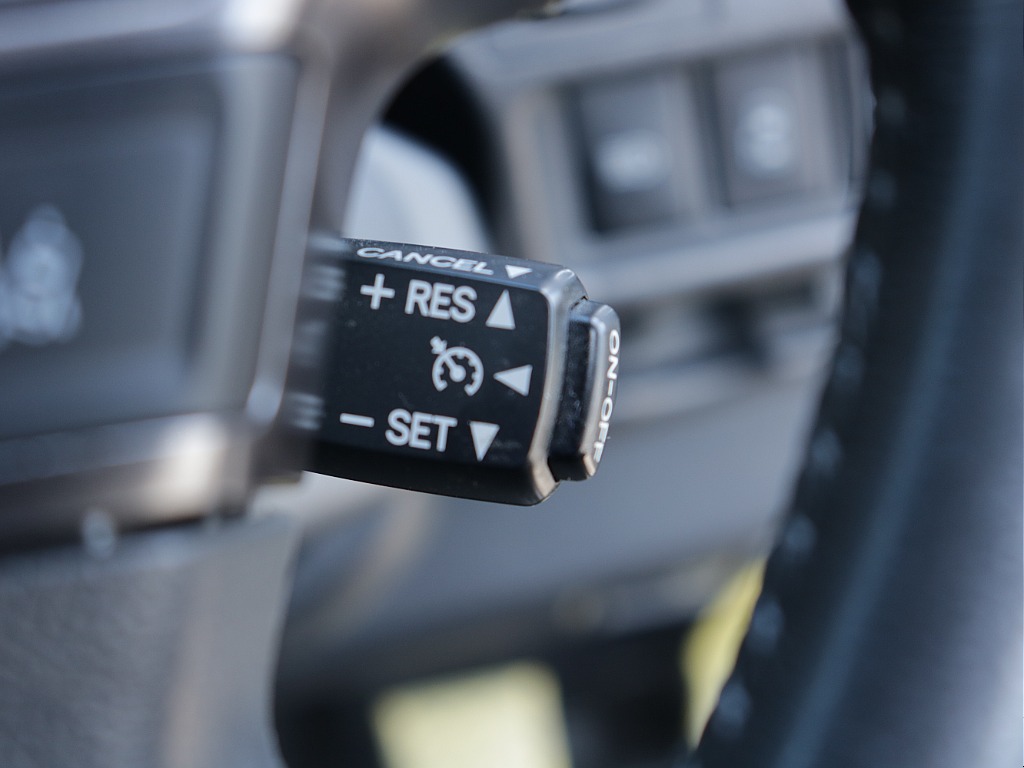 クルーズコントローンも装着しておりますので長距離ドライブなどで使用する方にはピッタリカスタム?