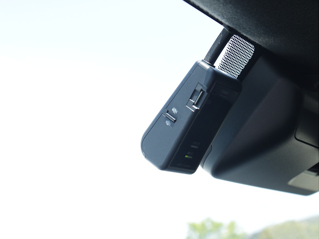 ドライブレコーダーも付いておりますので運転も安心してご使用いただけます！