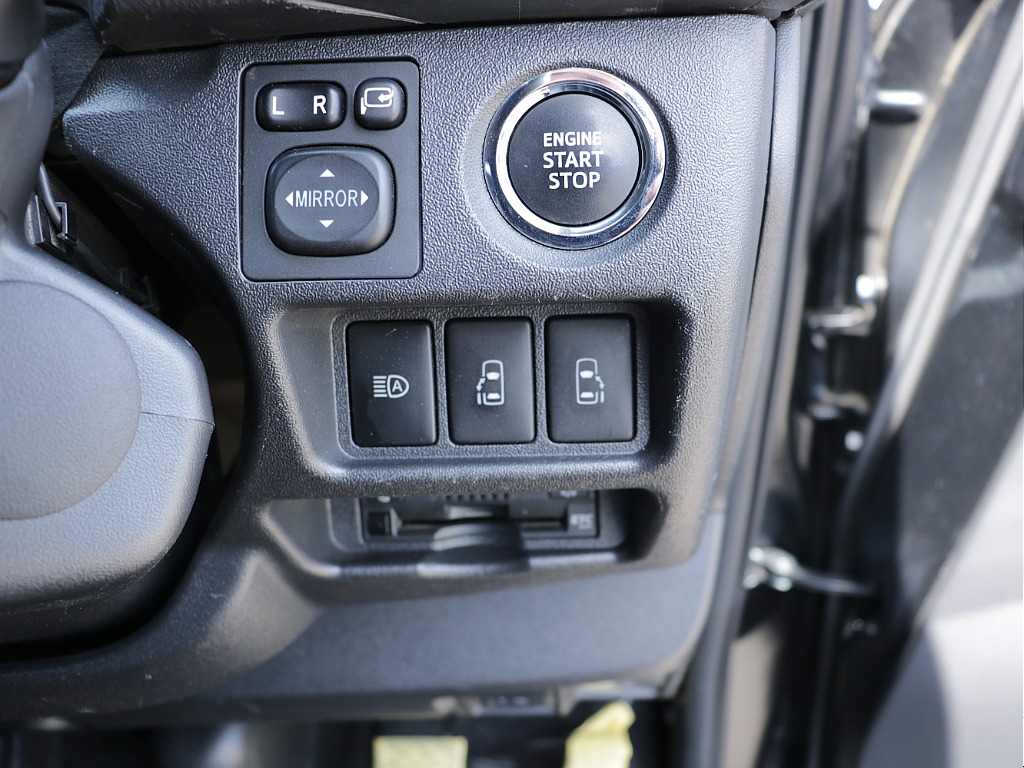 プッシュスタート等運転の際役立つ装備が充実しております♪