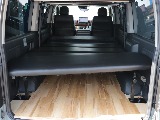 ベッドキットが搭載！広々とした空間で車中泊やアウトドアにも便利♪♪