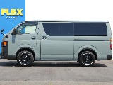 両側小窓付きで乗り降りも荷物の出し入れも楽々できちゃいます♪