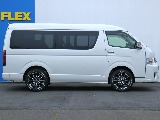 大変便利なパワースライドドア付き！！荷物の出し入れや乗り降りも楽々できちゃいますね♪